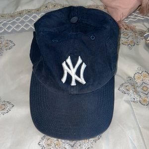 Adjustable NY Yankees Hat